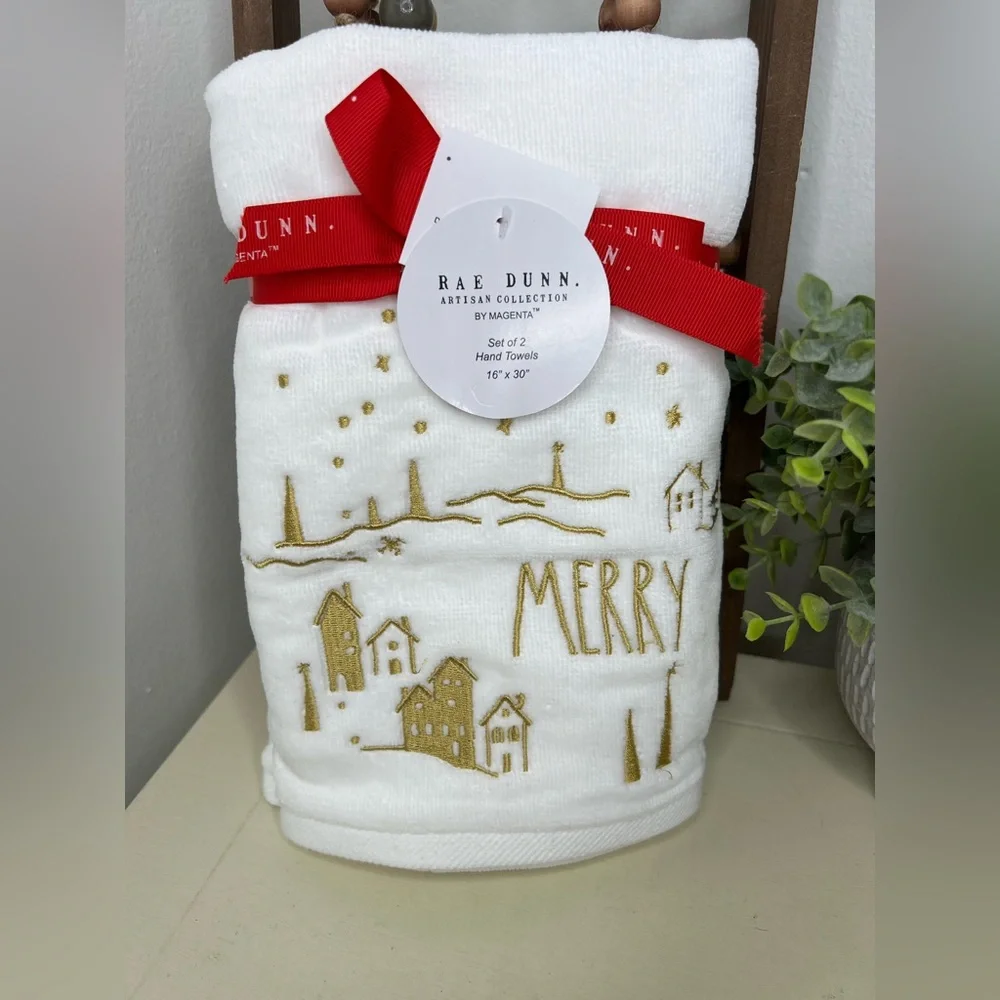Brand New-Rae Dunn 2-piece Hand Towel Set